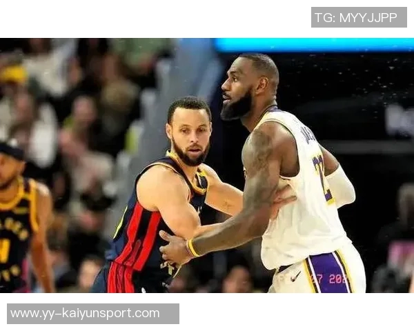 库里与爱德华兹赛后亲密互动热聊背后的友谊与篮球梦想